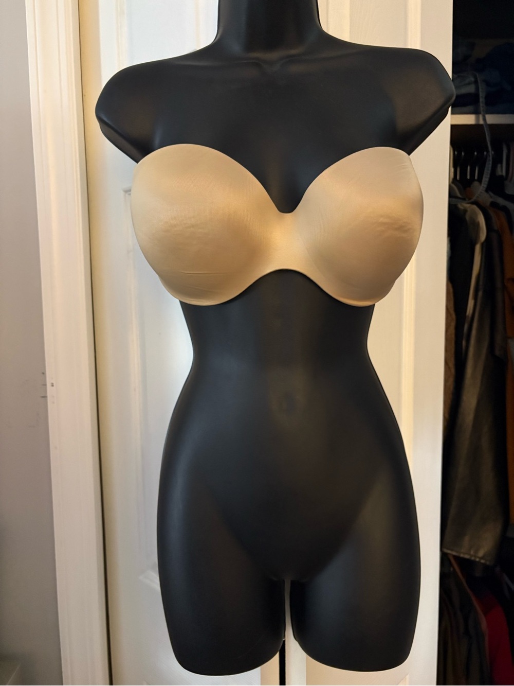 Maidenform Strapless Nude Bandeau Bra - Picture 1 of 2
